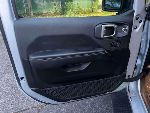 Used 2024 Jeep Wrangler Unlimited Sahara w/ Technology Group image 15