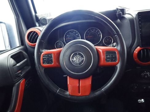 Used 2013 Jeep Wrangler Unlimited Sahara w/ Dual Top Group AWD/4WD image 22