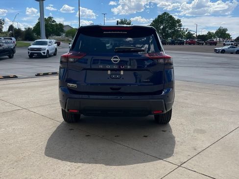 Used 2025 Nissan Rogue SV AWD/4WD image 5