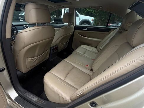 Used 2012 Hyundai Genesis 3.8 w/ Premium Pkg RWD image 11