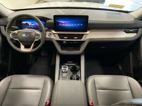 New 2025 Ford Explorer Active w/ Active Comfort Package image 13