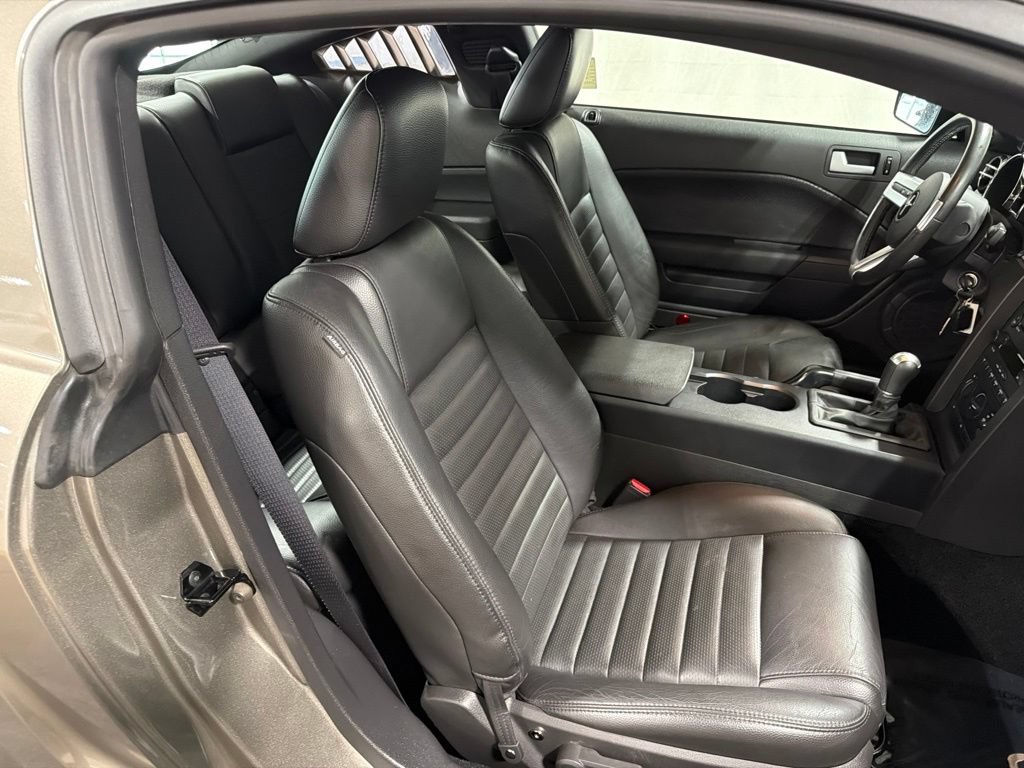 Used 2005 Ford Mustang GT RWD image 18
