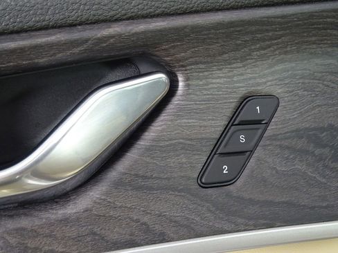 New 2025 Jeep Grand Cherokee L Limited w/ Luxury Tech Group II image 24