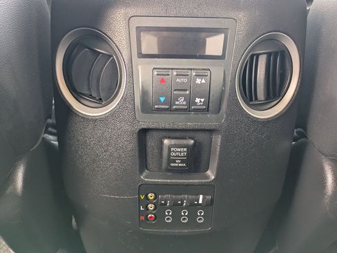 Used 2015 Honda Pilot Touring image 25