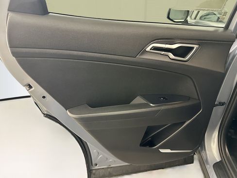 Used 2025 Kia Sportage LX image 26