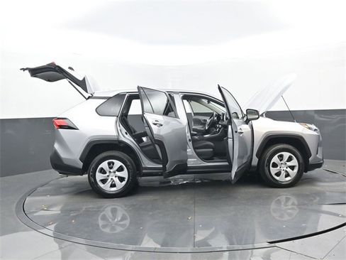 Used 2023 Toyota RAV4 LE image 31