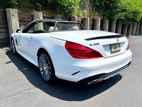 Used 2017 Mercedes-Benz SL 550 image 30