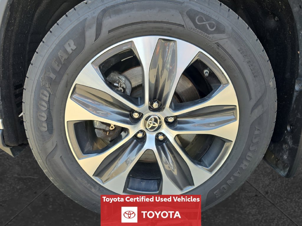 Certified 2021 Toyota Highlander XLE AWD/4WD image 16