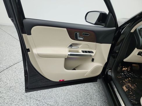 Used 2023 Mercedes-Benz GLB 250 image 15