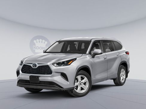 Used 2023 Toyota Highlander XLE FWD image 1