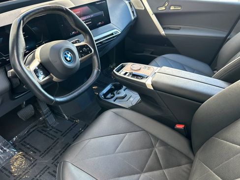 Used 2023 BMW iX xDrive50 w/ Premium Package image 9
