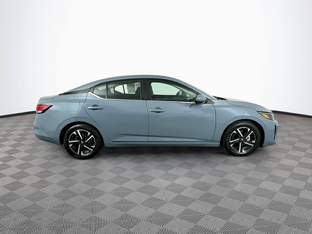 Used 2024 Nissan Sentra SV FWD image 11