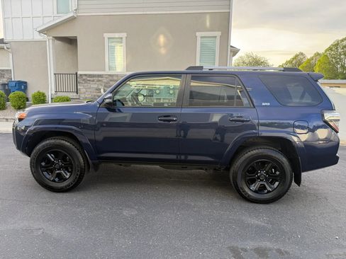 Used 2019 Toyota 4Runner SR5 Premium AWD/4WD image 3