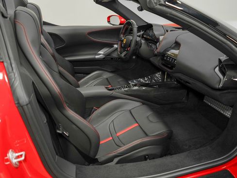 Used 2022 Ferrari SF90 Spider image 13