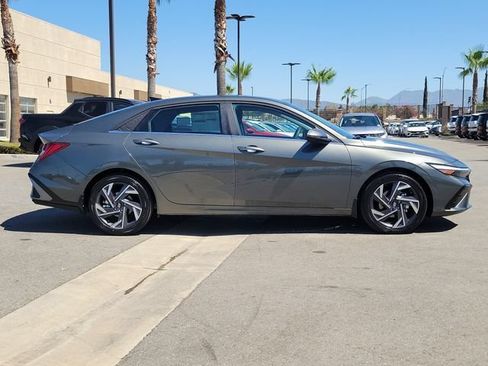 New 2026 Hyundai Elantra Limited FWD image 31