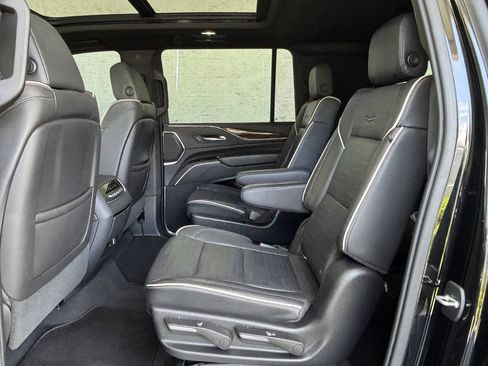Used 2021 Cadillac Escalade ESV Premium Luxury RWD image 26