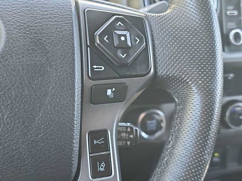 Used 2021 Toyota Tacoma TRD Off-Road w/ Technology Package AWD/4WD image 27