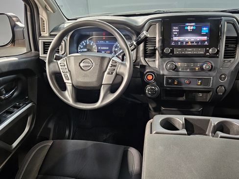 Used 2023 Nissan Titan SV image 9