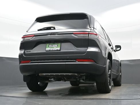 New 2025 Jeep Grand Cherokee Altitude AWD/4WD image 14