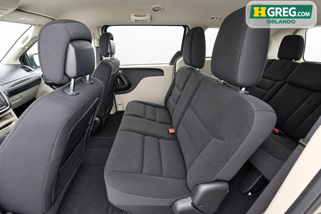 Used 2018 Dodge Grand Caravan SE FWD image 12