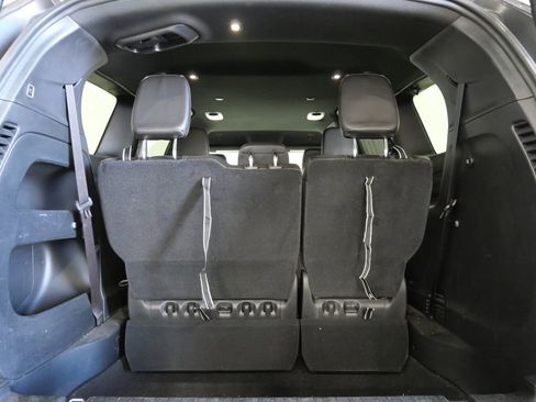 Used 2023 Chrysler Pacifica Touring-L w/ S Appearance Package FWD image 26