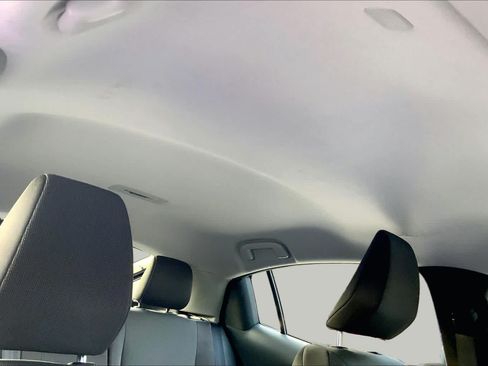 Used 2025 Toyota Prius LE FWD image 14