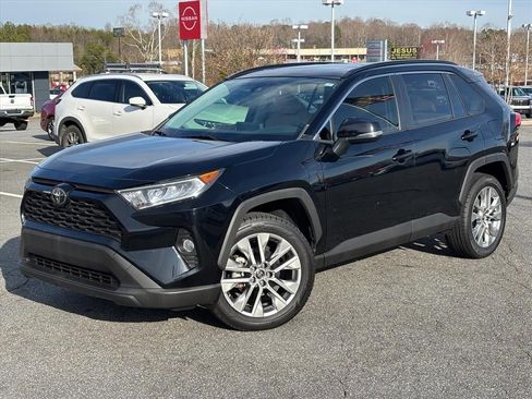 Used 2019 Toyota RAV4 XLE Premium image 2