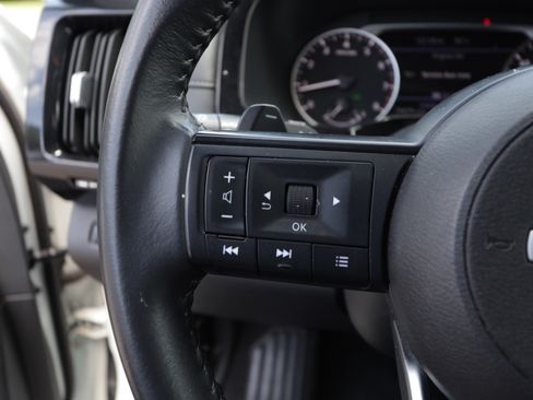 Used 2024 Nissan Pathfinder SV FWD image 21