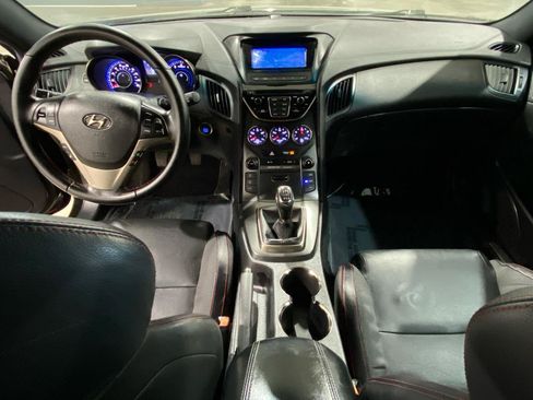 Used 2015 Hyundai Genesis 3.8 RWD image 6