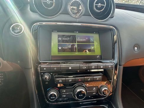 Used 2017 Jaguar XJ L Portfolio image 13