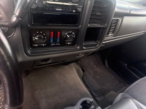 Used 2006 GMC Sierra 1500 SLE w/ Light Duty Power Package AWD/4WD image 16