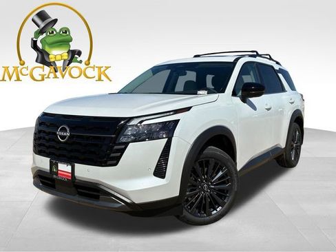 New 2026 Nissan Pathfinder SL w/ SL Premium Package AWD/4WD image 1