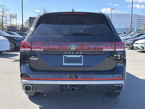 New 2026 Volkswagen Atlas Peak Edition AWD/4WD image 4