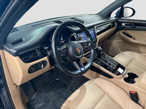 Used 2022 Porsche Macan AWD/4WD image 10