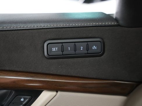 Used 2018 Cadillac Escalade Premium Luxury image 46