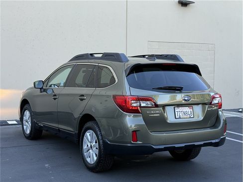 Used 2017 Subaru Outback 2.5i Premium AWD/4WD image 5