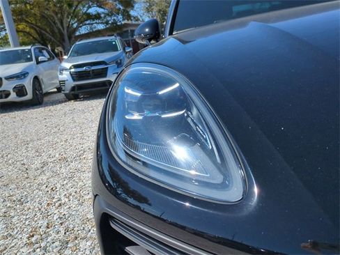 Used 2023 Porsche Macan image 10
