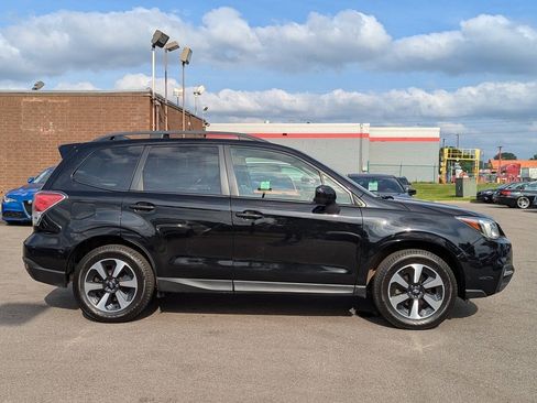 Used 2017 Subaru Forester 2.5i Premium AWD/4WD image 3