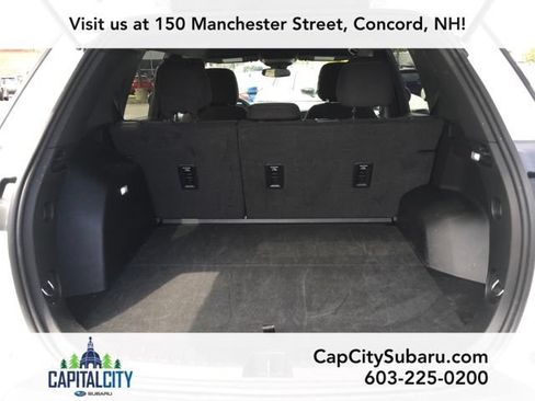 Used 2025 Chevrolet Equinox LT FWD image 9