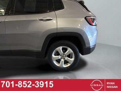 Used 2018 Jeep Compass Latitude w/ Cold Weather Group AWD/4WD image 22