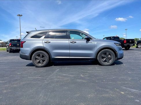 Used 2022 Kia Sorento LX FWD image 7