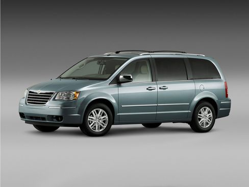 Used 2010 Chrysler Town & Country Touring FWD image 1