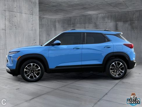 Certified 2024 Chevrolet TrailBlazer LT w/ Convenience Package FWD image 3