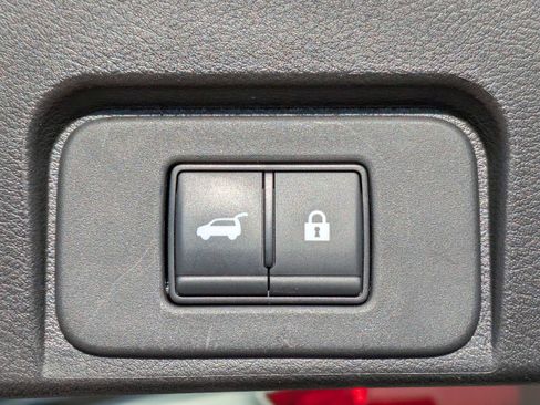 Used 2024 Nissan Rogue SV w/ SV Premium Package image 14