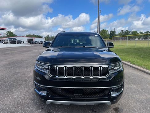 Used 2022 Jeep Wagoneer Series II w/ Convenience Group I image 3