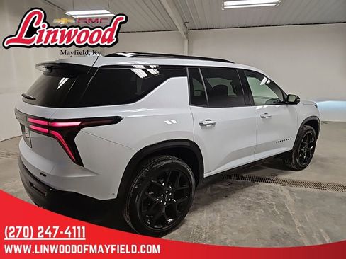 New 2026 Chevrolet Traverse RS image 2