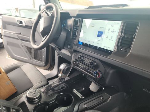 New 2025 Ford Bronco 4-Door image 28