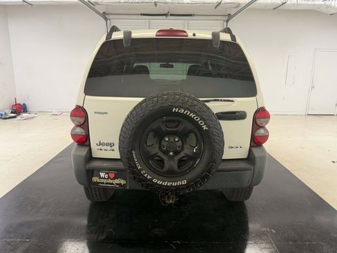 Used 2006 Jeep Liberty Sport AWD/4WD image 2