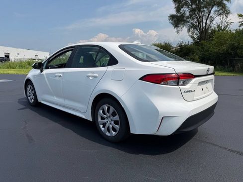 Used 2025 Toyota Corolla LE FWD image 5