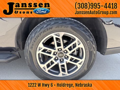 Used 2025 Ford Expedition Max Active AWD/4WD image 33